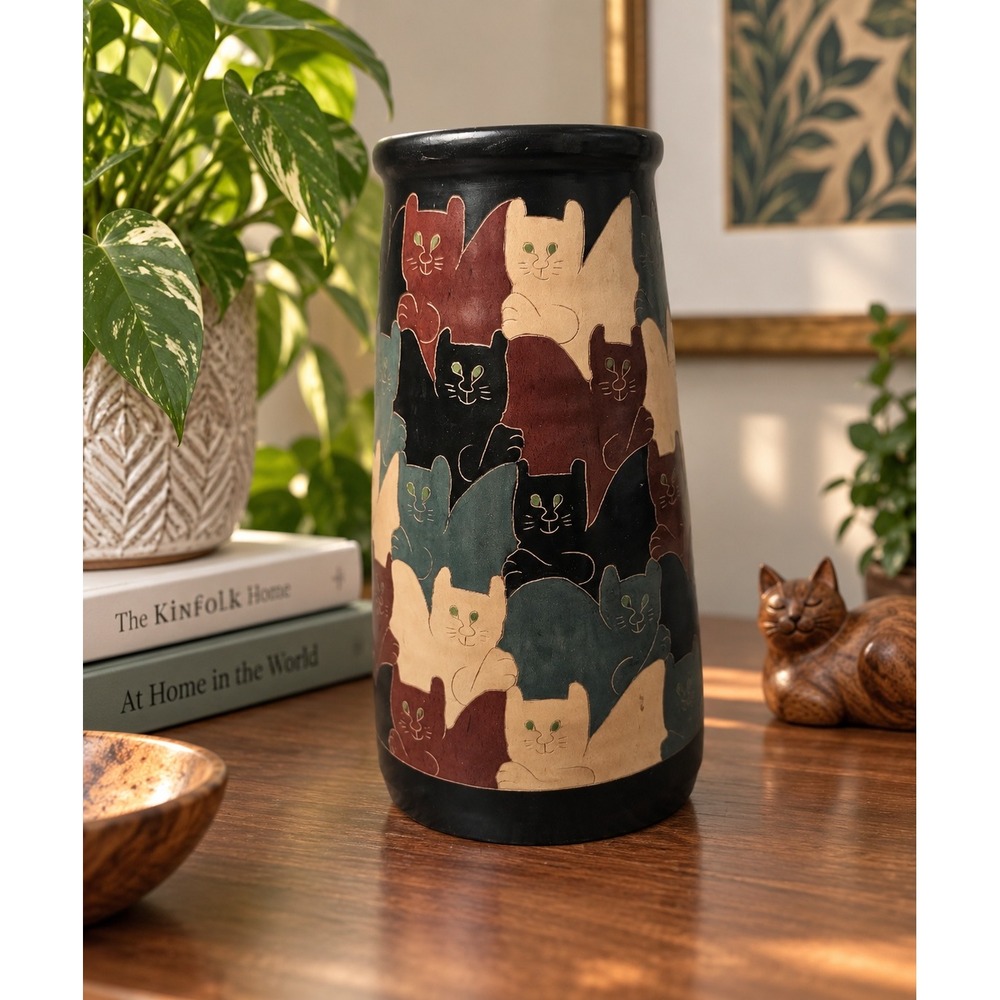 Alfredo Espinoza Nicaragua Cat Pottery Vase 10" Hand Etched Folk Art Signed